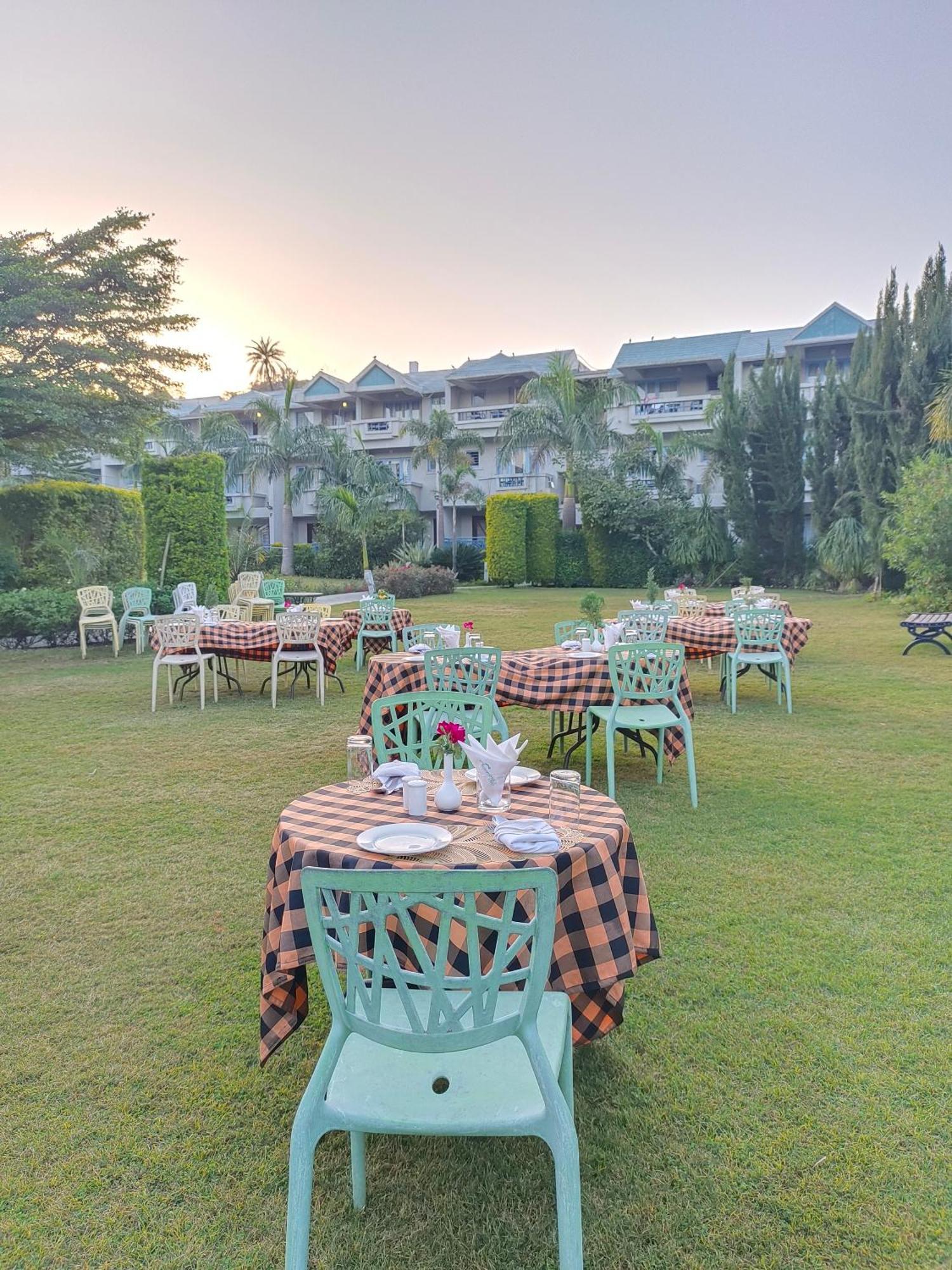 Hummingbird Resort Mount Abu Exterior photo