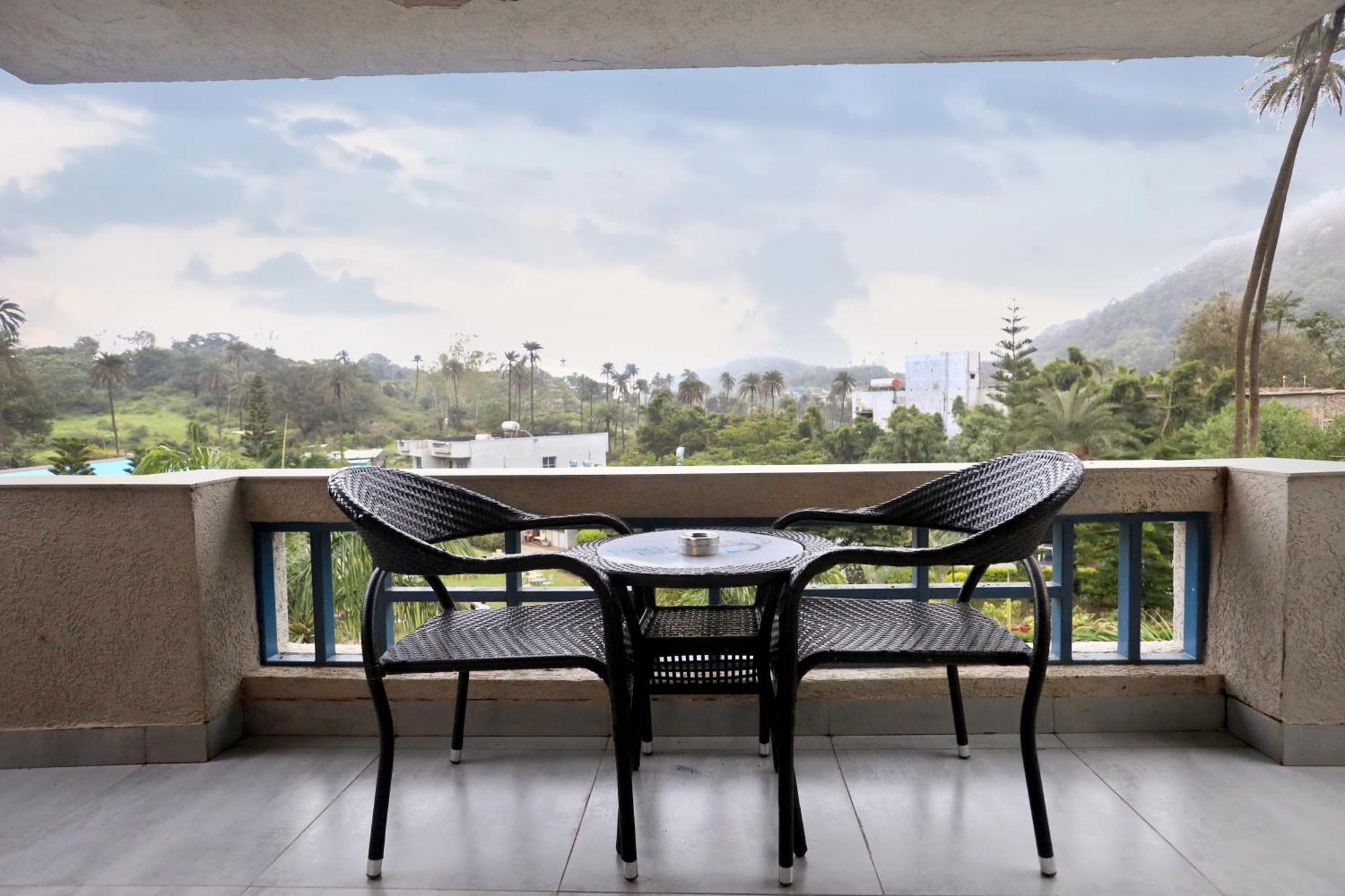 Hummingbird Resort Mount Abu Exterior photo
